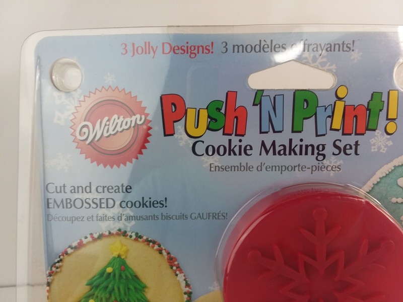 Wilton Push 'N Print Christmas Cookie Cutting Emboss Set 3 Jolly Designs 2007 gallery