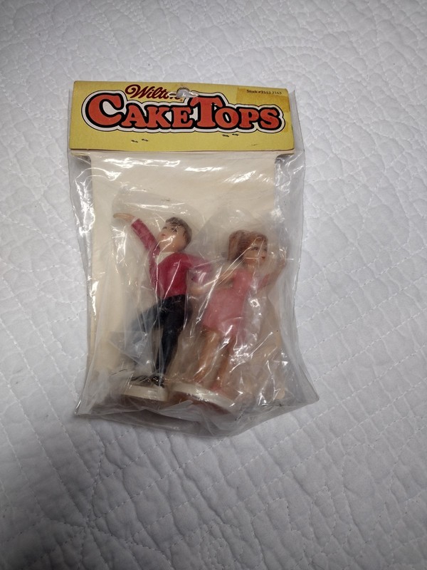 Vintage Wilton Cake Tops Teen Swingers Dancing Teens Cake Toppers NIP