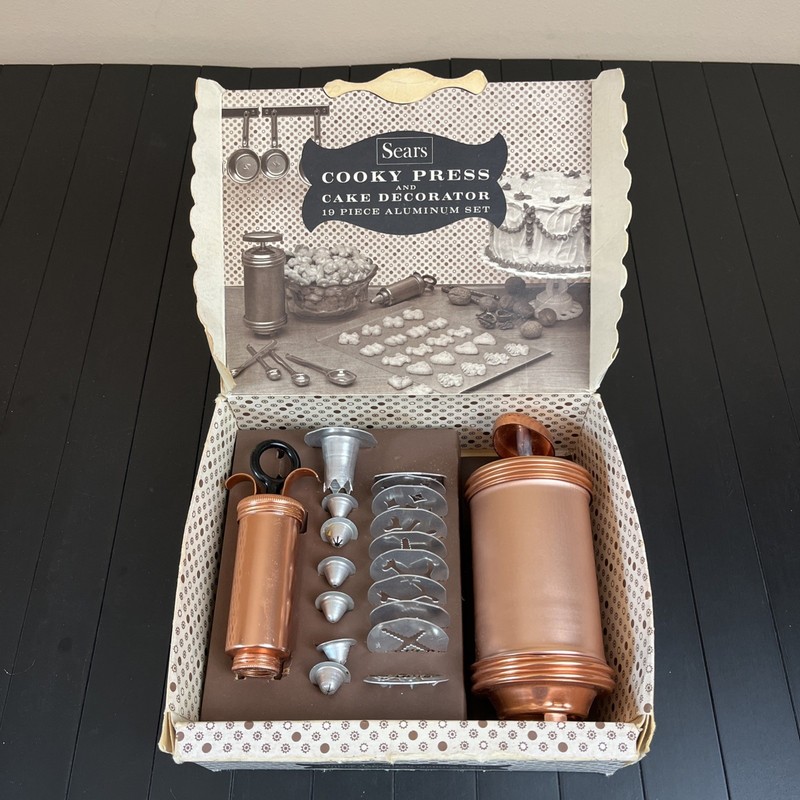 Vintage Sears Cooky Press & Cake Decorator 19 Piece Aluminum Set