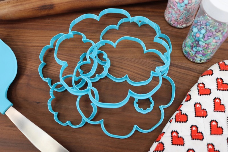 XL 8-Petal Flower Cookie Cutters - 8in through 1in Concentric Cutters gallery