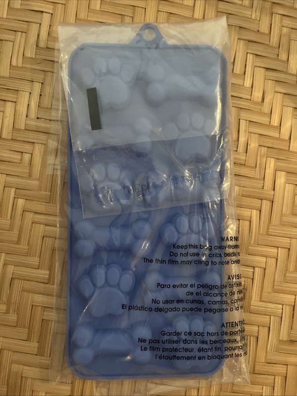 Wilton 12-cavity Dog Bones and Paws Silicone Candy Mold #2115-0-0112 gallery