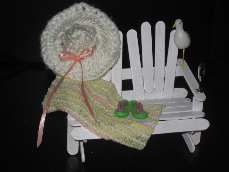BEACH CHAIR LOVESEAT CAKE TOPPER – Sun Bonnet, Seagull, Flip Flops, Champagne