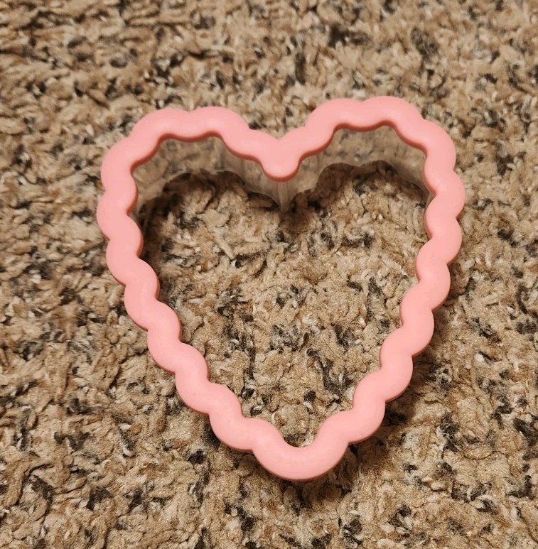 Lot of 5 Wilton Comfort-Grip Cookie Cutter Angel heart Star Tree gallery