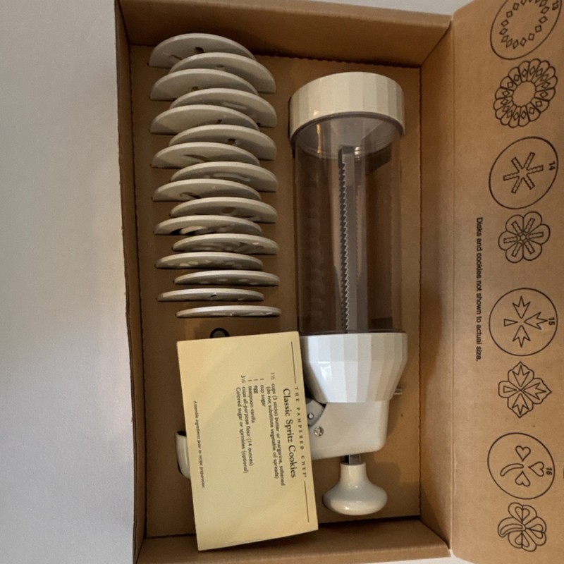 Pampered Chef Cookie Press Set 16 Disks Model 1525 Plastic White Clear Handle gallery