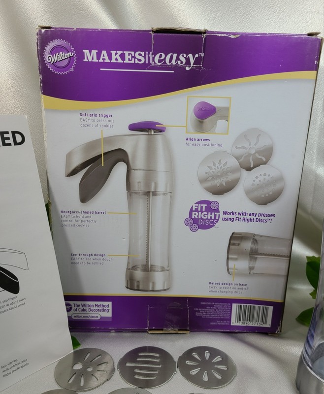 Wilton Preferred Cookie Press 15 Fit Right Metal Discs 1 Cookie Press instruct. gallery