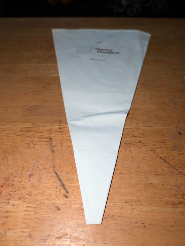 Ateco Sure Grip Reusable 14″ Plastic-Coated Pastry Decorating Bag, Made in USA