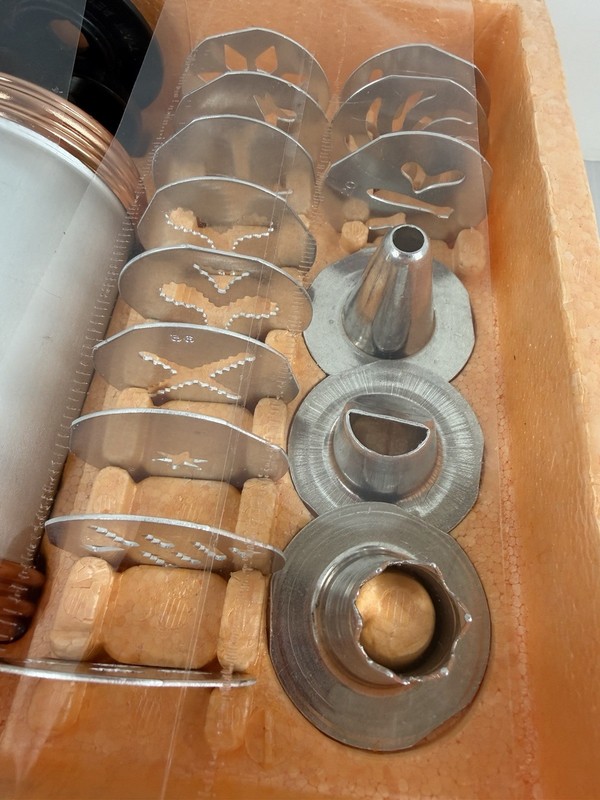 VTG Copper Mirro Cookie Pastry Press Spritz 12 Discs Box 3 Tips M-0358-22 Cooky gallery