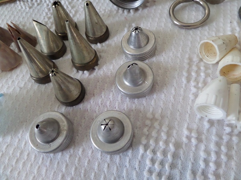 Vtg Cake Decorating tools Tala mixed lot 2 tubes tips metal & plastic gallery
