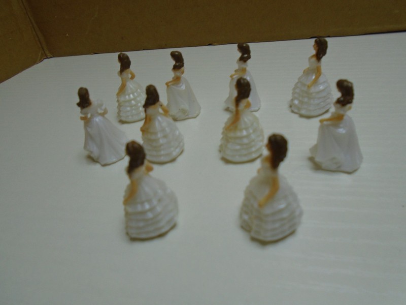 SET OF 10 VTG BRIDES WHITE DRESS MINIATURE 1" FIGURES CAKE TOPPERS UNBRANDED (VI gallery
