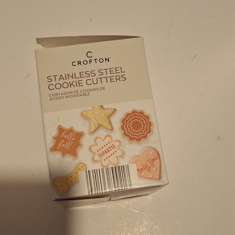 Crofton Stainless Steel Cookie Cutter Set 6 Piece Frame Heart Star Flowers Bone gallery