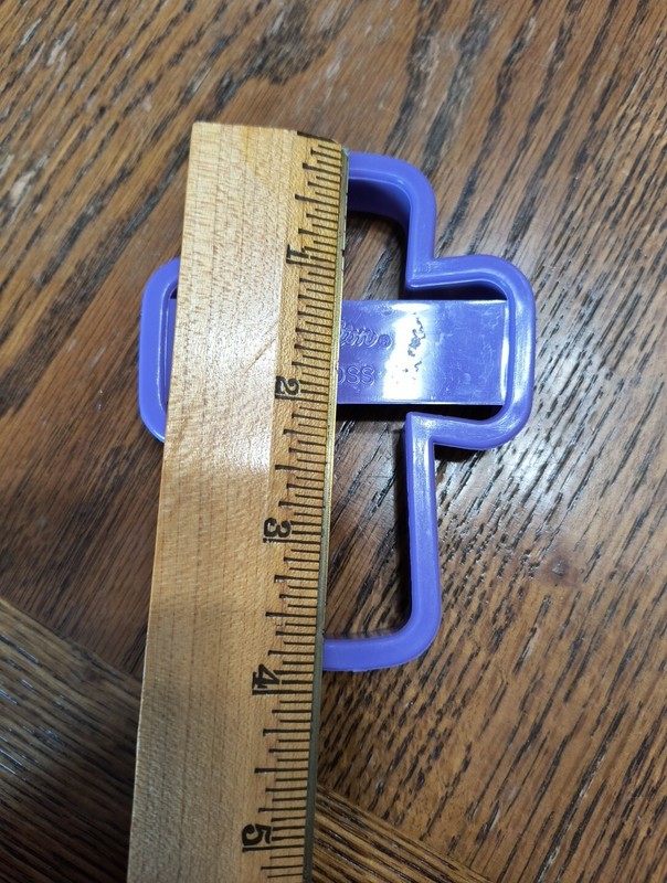 1992 Wilton Cross Cookie Cutter Art Mold 2303-0141 Purple 3 7/8 by 3 inches gallery