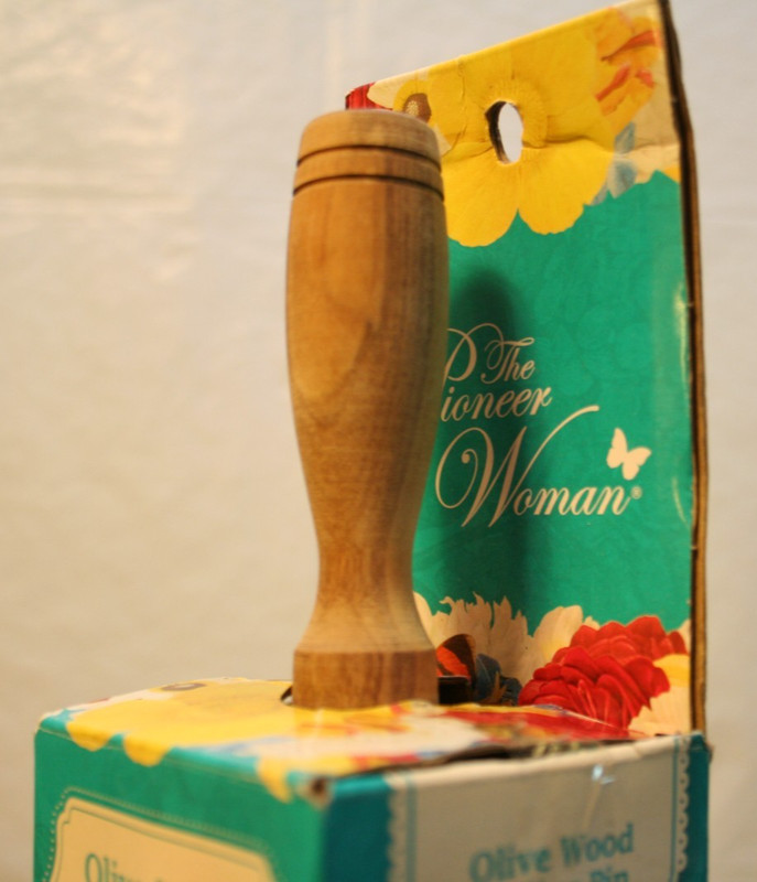 Pioneer Woman Olive Wood Rolling Pin NEW gallery