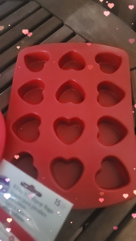20 pc. Wilton Love Heart Cookie Pan Kit Valentine's Day Cookie Cutters & Molds gallery