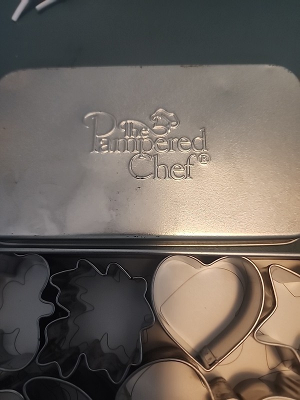 Pampered Chef 8 Mini Cookie Cutters Original Metal Box Holidays Fall Apple Heart gallery