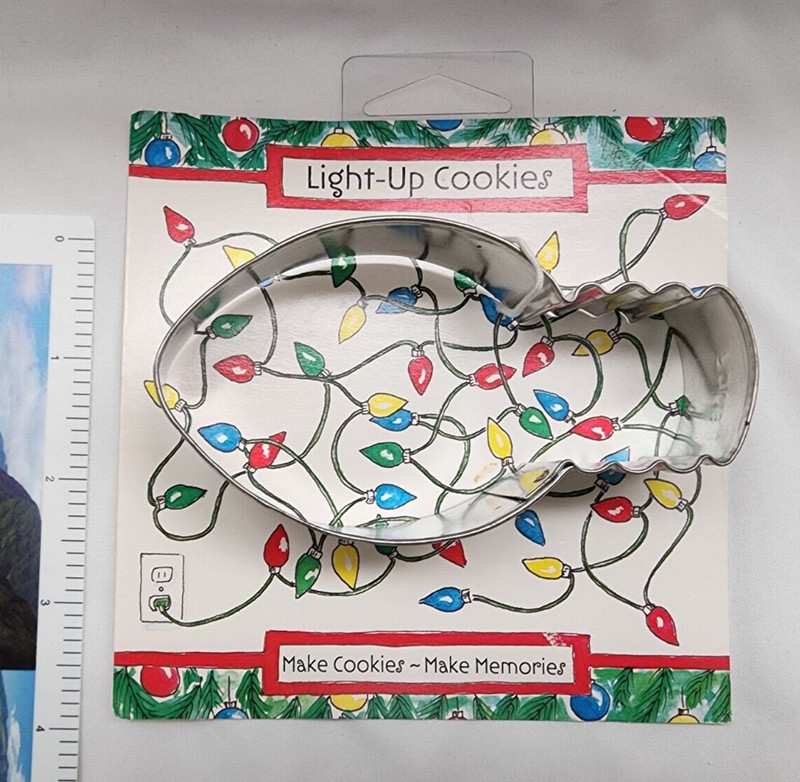Brownlow Gift - "Make Cookies - Make Memories" Christmas Lightbulb Cookie Cutter gallery