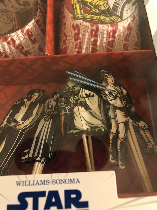 STAR WARS CUPCAKE DECORATING KIT gallery