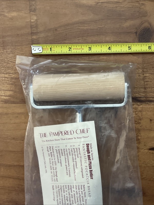 Pampered Chef 1480 Wood Dough and Pizza Roller Original Style NEW OLD STOCK gallery