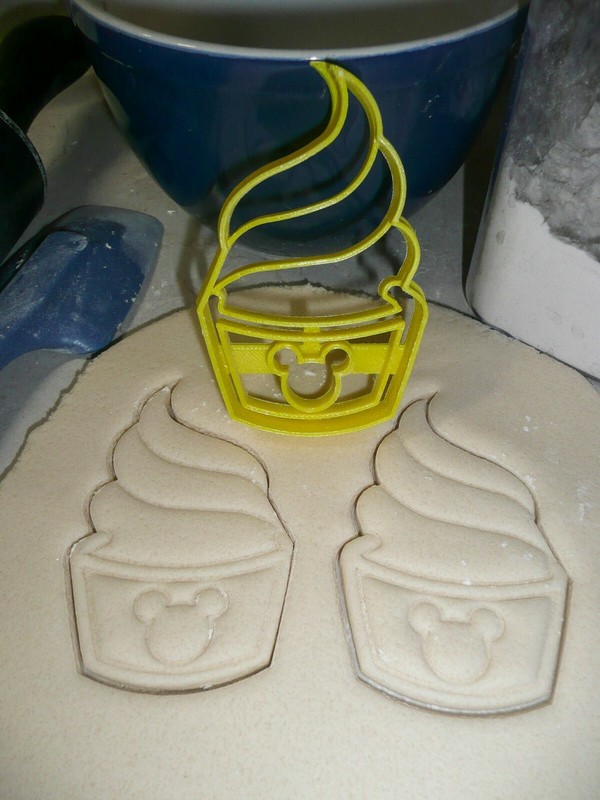 MICKEY MOUSE PINEAPPLE WHIP FROZEN DESSERT SNACK FOOD COOKIE CUTTER PR3306 gallery