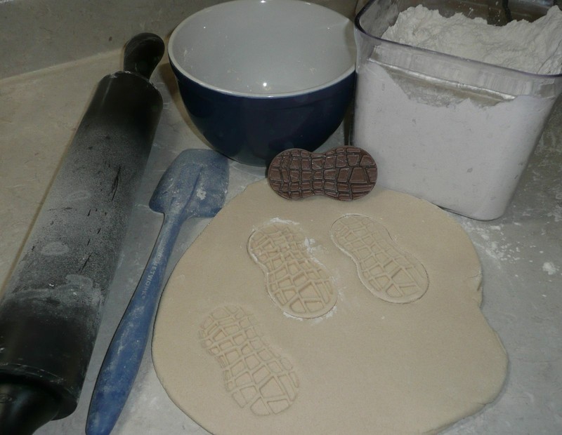 PEANUT STAMP STAMPING EMBOSSER EMBOSSING COOKIE COOKIE CUTTER USA PR2691 gallery