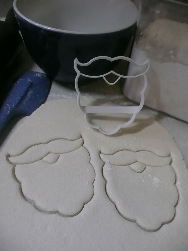 SANTA CLAUS, ST NICK BEARD CHRISTMAS COSTUME PIECE COOKIE CUTTER USA PR3247 gallery
