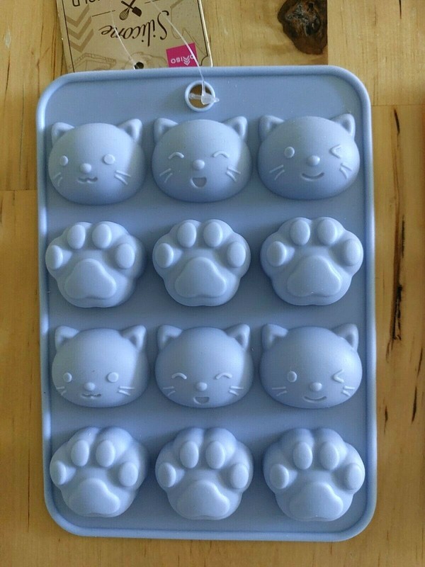 Cute Cat and Paw Design silicone Chocolate Mold 2 Sets Pink Blue gallery