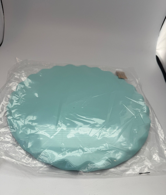 NEW – Susie Cakes Cake Stand – Base & Top – Melamine 10″ Scalloped