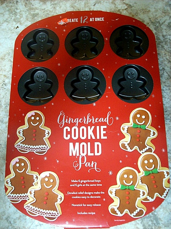WILTON CHRISTMAS GINGERBREAD BOY & GIRL cookie mold pan NEW! 1 Tray