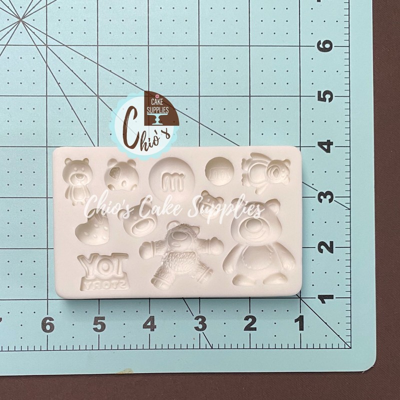 Huggin Teddy Bear Themed Silicone Mold, 11 different cavities gallery