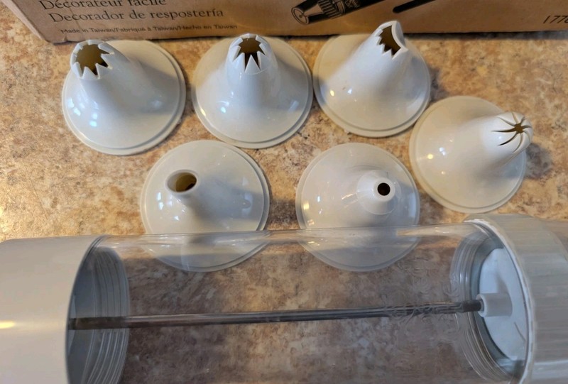Pampered Chef Easy Accent Decorator #1778 Icing Frosting Cookie Press EUC gallery