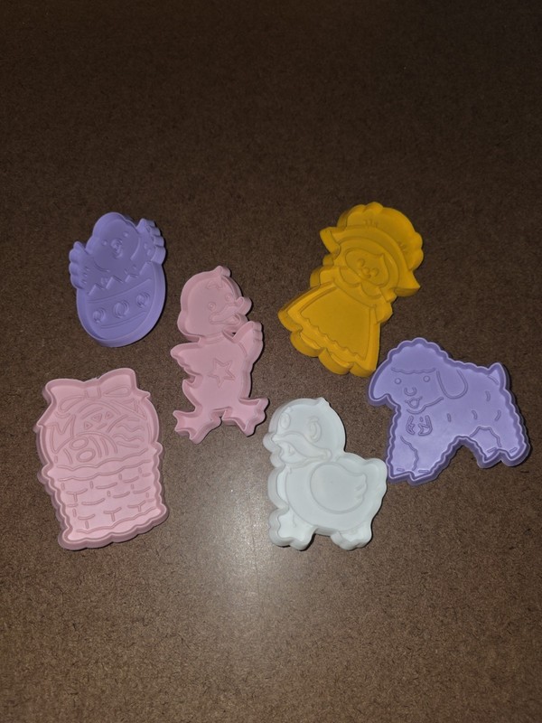 Set of 6 Plastic Cookie Cutters – Easter Shapes Egg Bunny Duck Basket