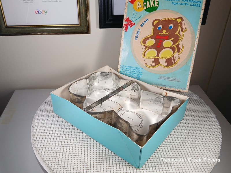 Circa 1960's - 1970's Fox Fun Craftsmen Shape A Cake Teddy Bear Cake Cutter gallery