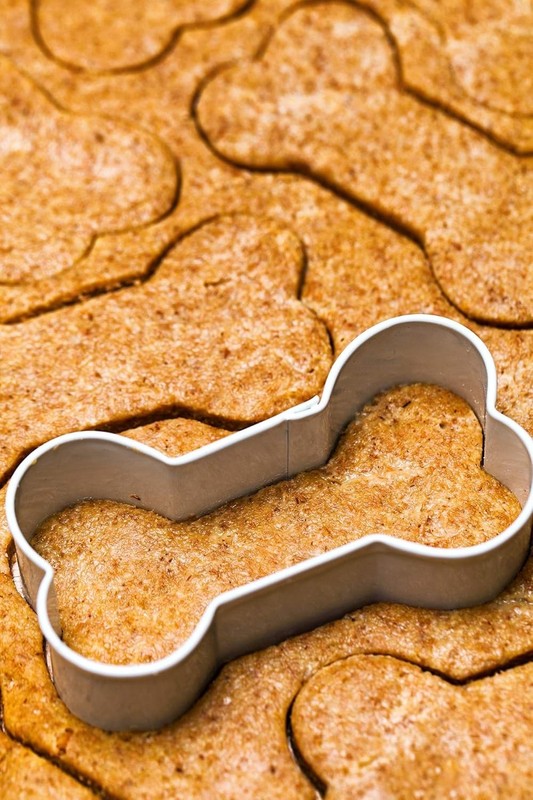Dog Bone Cookie Cutter Set, Stainless Steel, 3-Piece gallery