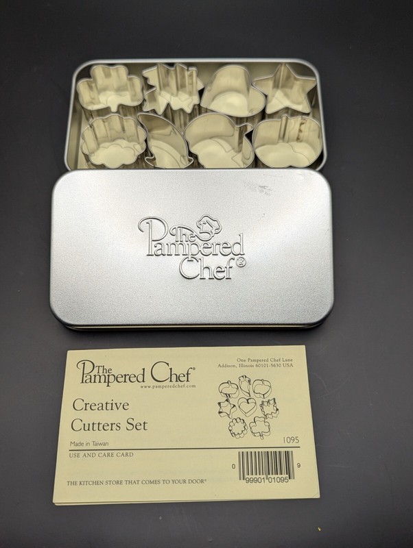Pampered Chef Creative Cutters Set Mini Cookie Cutters Set of 8 Storage Tin 1095