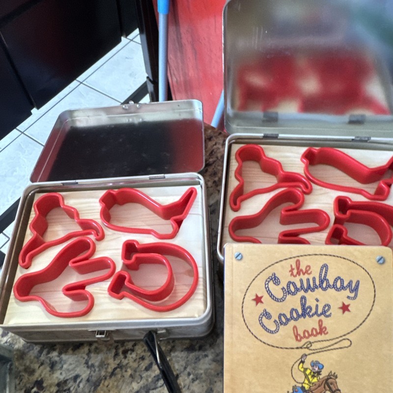 The COWBOY COOKIE Box 4 Cookie Cutters Recipe Book Tin Box LOT OF 2 gallery