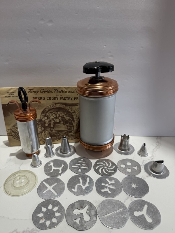 VTG 23 Pc Mirro Aluminum Cookie and Pastry Press And Decorator Set 1950s Era EUC