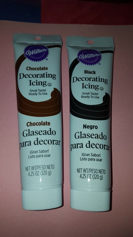 New Lot of 2 Wilton Decorating Icing Cake CHOCALATE AND BLACK 4.25 oz