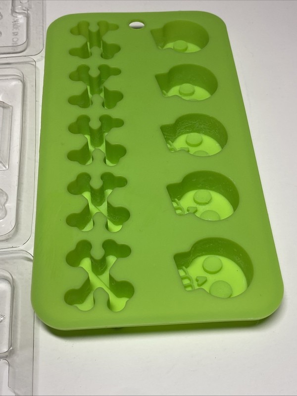 Lot Of 4 Halloween Plastic Silicone Candy Molds Wax Candles Spiders Skulls Bones gallery