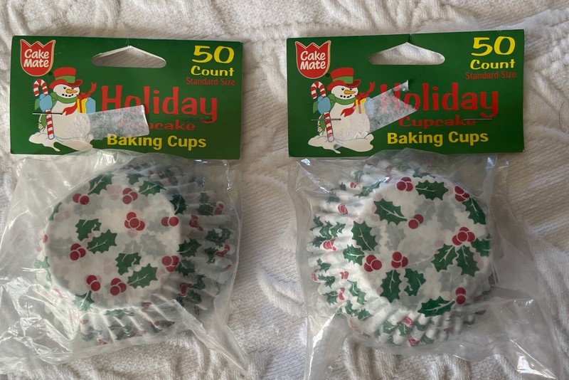 Cake Mate Christmas Holiday Cupcake Baking Cups Liners Holly Berry 50ct Lot Of 2