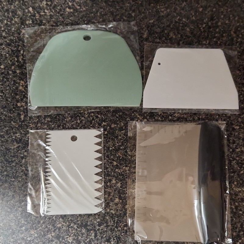 MMYQXI Dough Scraper Pastry Cutter Bowl Scraper Set 4 Pack Plastic Metal Ruler