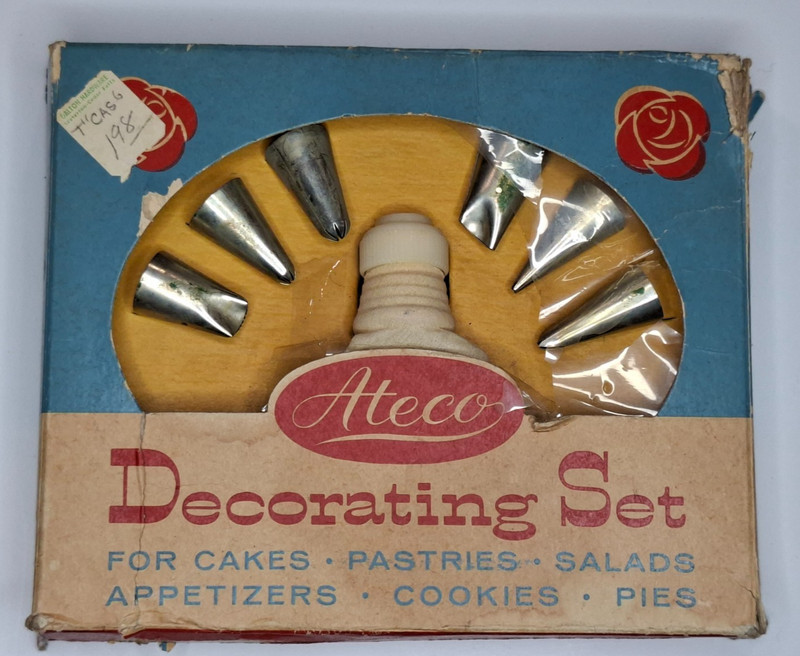 Vintage ATECO Decorating Set 334C 7 piece USA Condition Early-Mid 20th Century