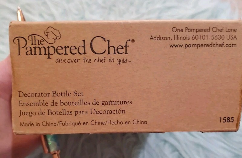 The Pampered Chef Decorator Bottle Set #1585 w/3 Bottles, 3 Tips, Cleaning Brush gallery