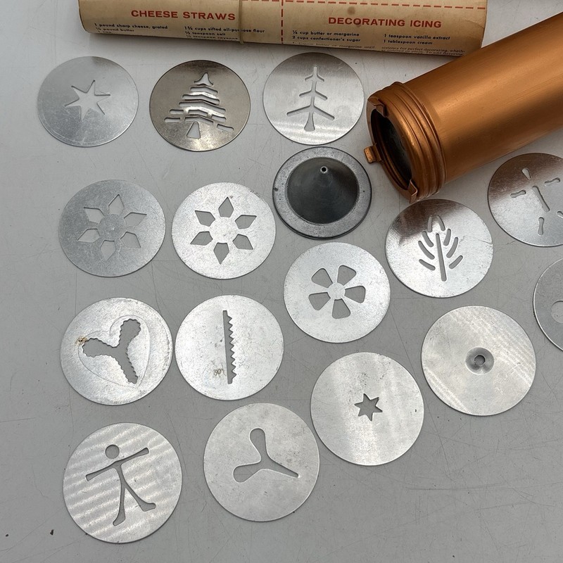 Nordic Ware Deluxe Cookie King Crank Cookie Press Spritz Gun 20 Discs (10 Bonus) gallery