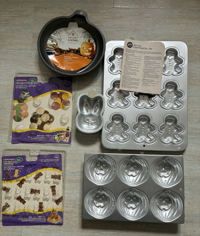 Lot Of Baking Pans And Candy Molds. Vintage Wilton Cake Pans .. Never Used.