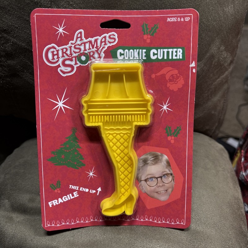 NEW A Christmas Story Movie Leg Lamp Yellow Cookie Cutter (C002) gallery