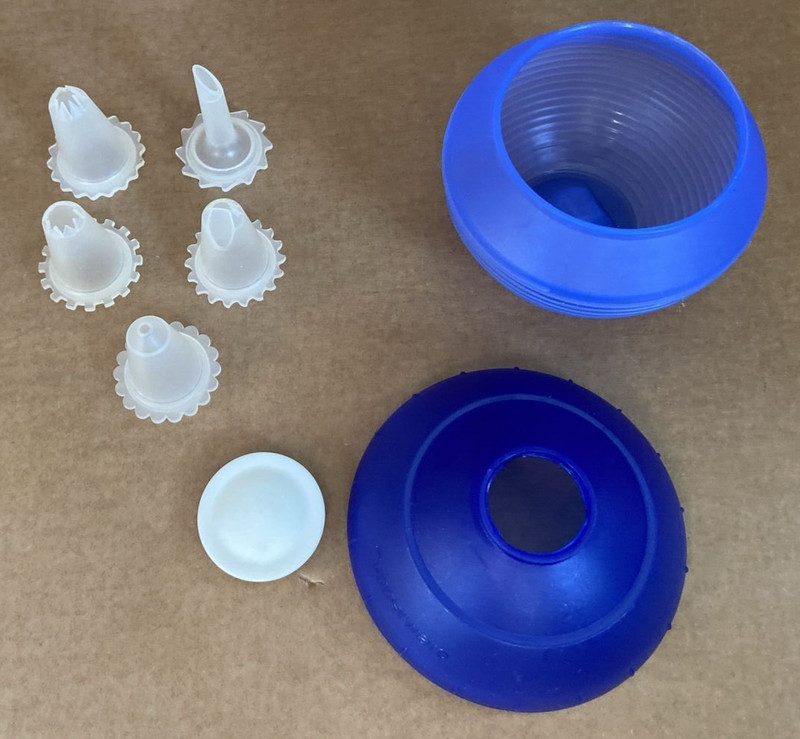 Tupperware Squeeze It Cake Icing Decorating Ball 3820 A-1 Blue *used* gallery