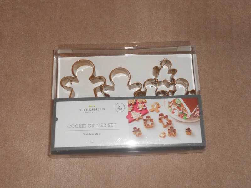 Threshold 5 piece Cookie Cutter Set GingerBread Family NEW IN BOX 