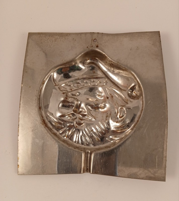Vintage Christmas Santa Claus Metal Lollipop Sucker Mold READ gallery