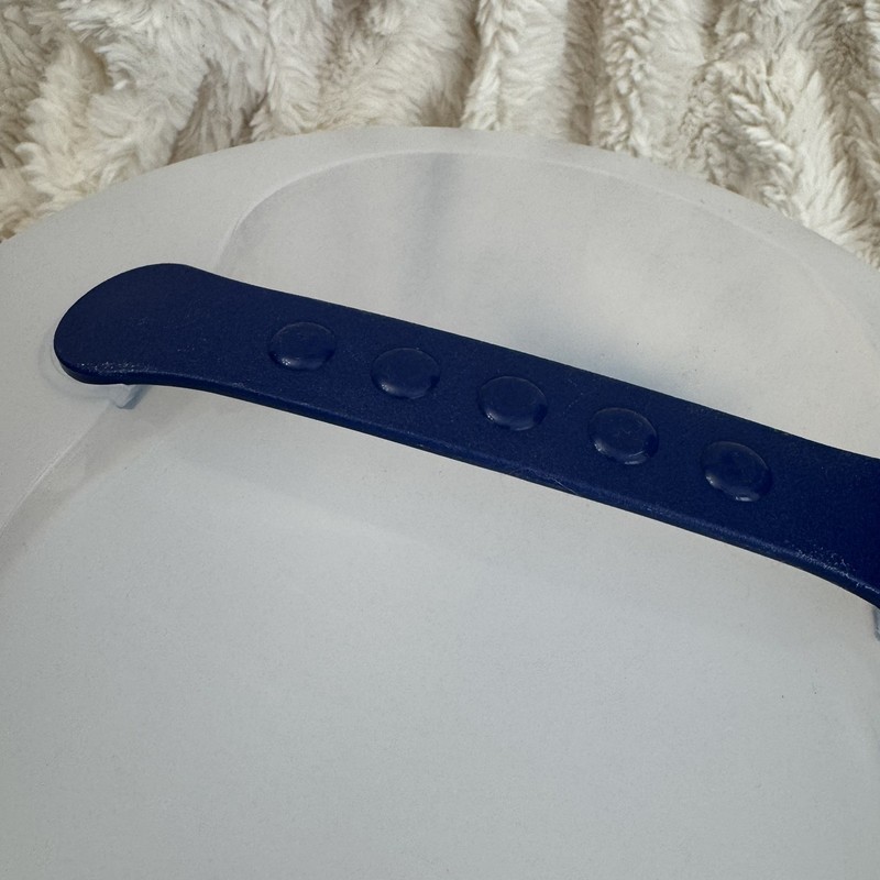 NWOT Sterilite Cake Carrier |Holds 12” Round Cake w/ Lid Cover Blue Handle gallery