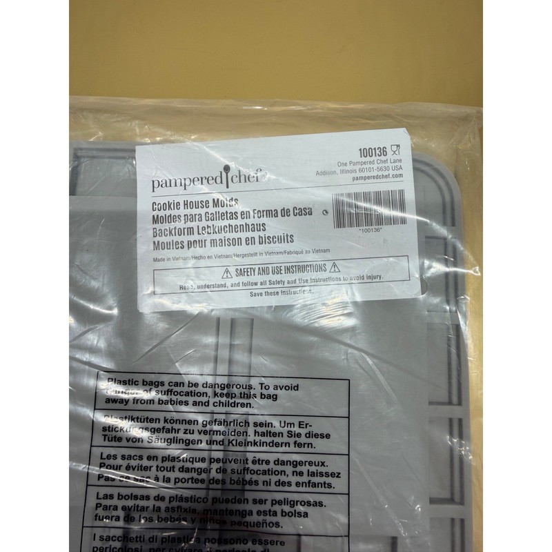 Pampered Chef Cookie House Molds Baking Gingerbread Christmas Baking #100136 gallery