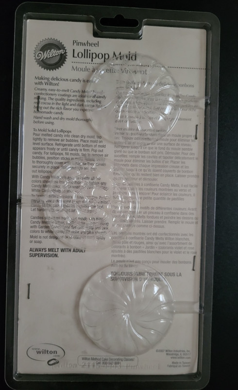WILTON Pinwheel Lollipop Candy Mold Vintage 3 Cavities 2.5" Each gallery